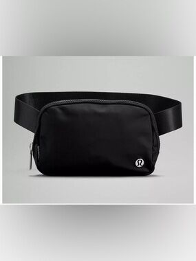 Lululemon Everywhere Belt Bag Black Extended Strap 1L